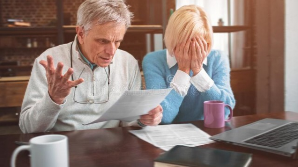 一位57歲女兒傾訴：家有長壽父親，是我退休後苦日子的開始