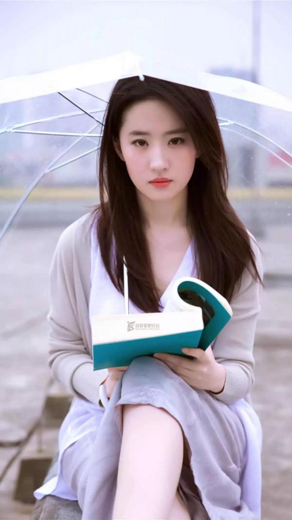 她像天上的仙女 劉亦菲