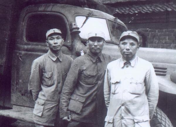 時隔20年,毛主席念念不忘“張瘋子”,授銜儀式上緊緊握住他的手 時隔20年,毛主席念念不忘“張瘋子”,授銜儀式上緊緊握住他的手