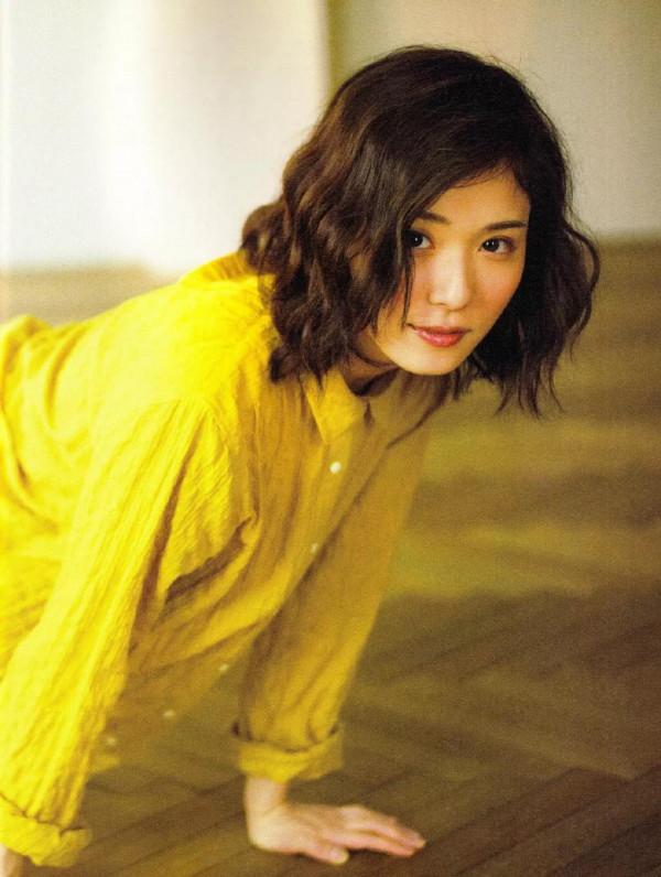 26歲就“發腮”了，是因為她剛出道時太“水靈”了嗎？