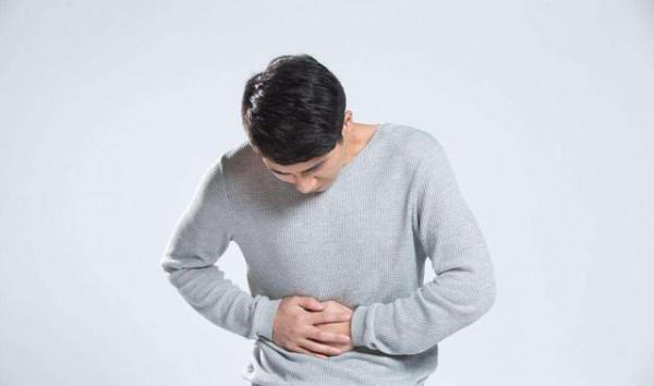 胃不好的人，醫生提醒：這4種水果，喜歡也儘量少去吃