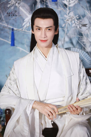 老天爺賞飯吃的4位美男子,古裝和現代裝扮均是絕絕子 老天爺賞飯吃的4位美男子,古裝和現代裝扮均是絕絕子