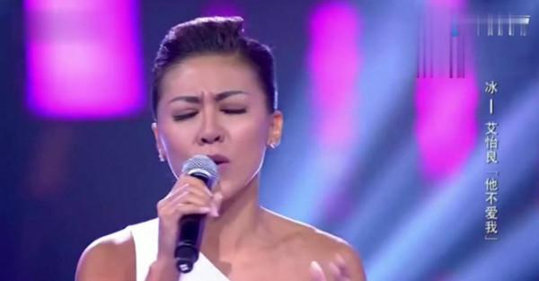 2015年姚貝娜去世，葬禮上那英哭成淚人卻被罵，當年兩人有何恩怨