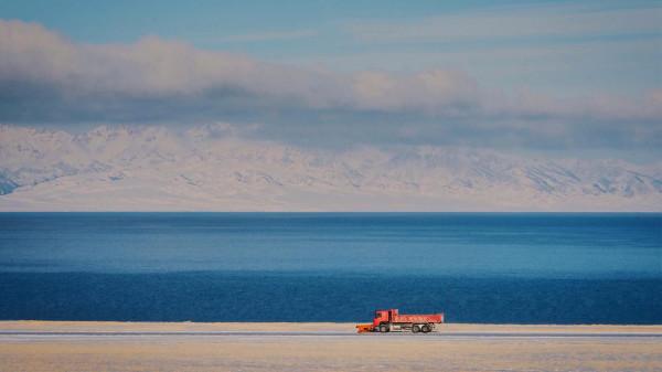賽里木湖優美迷人自然風光 賽里木湖優美迷人自然風光