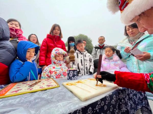 溫暖過年嘉遊贛，千人滑雪火爆迎新春