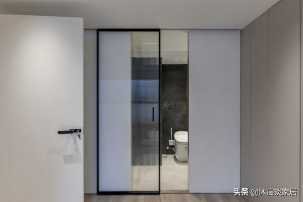 越來越多年輕人選擇客廳不裝電視,還真別說,這樣的家出彩又實用 越來越多年輕人選擇客廳不裝電視,還真別說,這樣的家出彩又實用