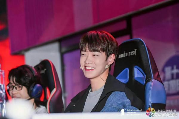 楊冪和魏大勳在一起過？2G網了