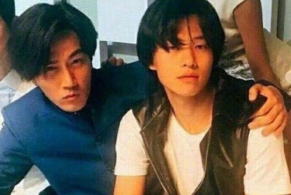 劉愷威魏大勳現身機場上演“世紀同框”,全程無交流,氣氛尷尬 劉愷威魏大勳現身機場上演“世紀同框”,全程無交流,氣氛尷尬