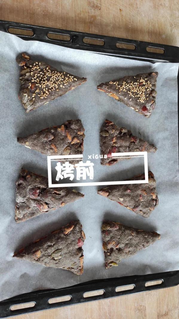 嘴饞又怕胖，人懶還想健康？快來做這個連小白都零失敗的黑麥司康