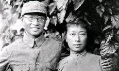 殘忍的敵人，連捅她八刀，腸子被挑出來了，仍然寧死不屈的崔蘭仙