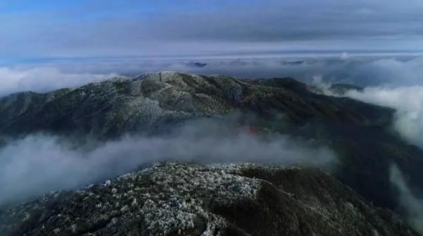 賞美圖，&OpenCurlyDoubleQuote;雲&rdquo;遊雙牌陽明山