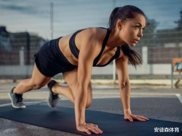 校正你登山式常見的4個錯誤！徒手訓練打造出無贅肉的好身材