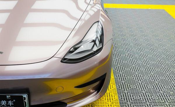 車身改色｜特斯拉Model3，總逃不過一款冰莓粉