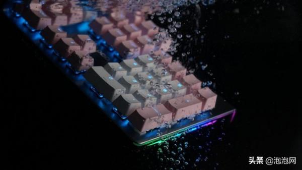 糖衣不怕水，雷柏防水遊戲機械鍵盤多配色強勢上鏡