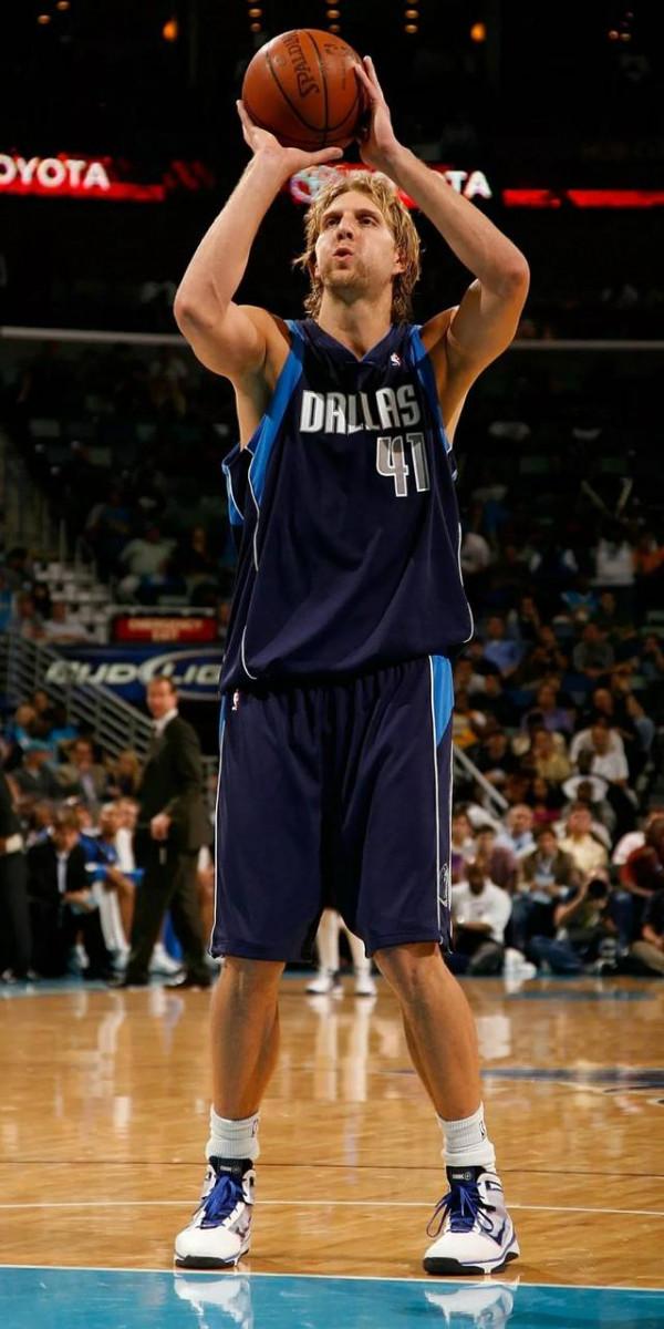 今天為大家帶來第6-15位球員的NBA歷程,是否有你崇拜的偶像呢? 今天為大家帶來第6-15位球員的NBA歷程,是否有你崇拜的偶像呢?