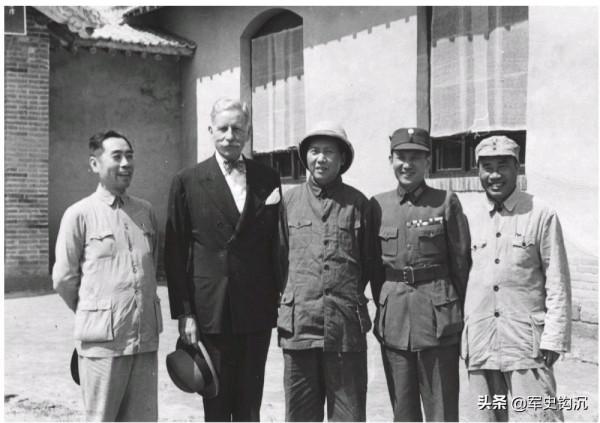 林聶凌晨1點發萬急電報，周恩來直接送毛主席，主席看後良久不語