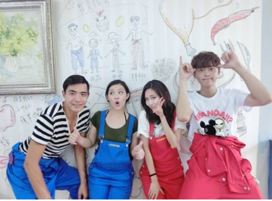 孝順的謝依霖：28歲嫁經紀人，30歲生二胎，成名後為父母買房