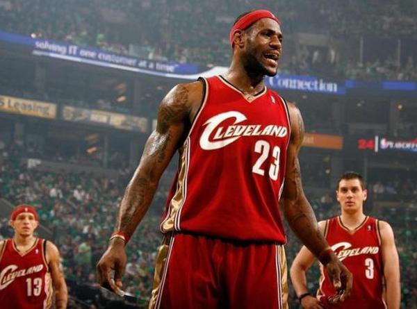 06年MVP競爭有多激烈？場均35.4分的科比只排第四，前三神仙打架