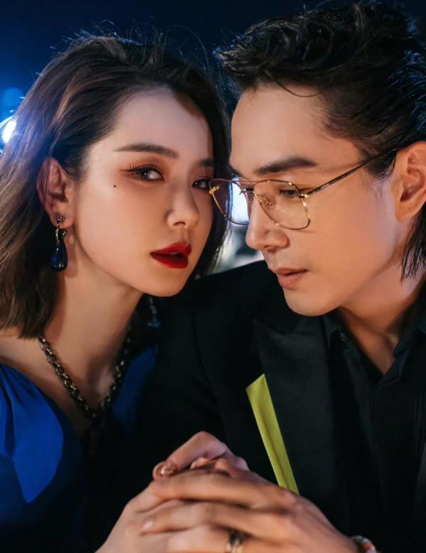 戚薇李承鉉中秋之夜獻唱《我要你》溢位螢幕的幸福 戚薇李承鉉中秋之夜獻唱《我要你》溢位螢幕的幸福