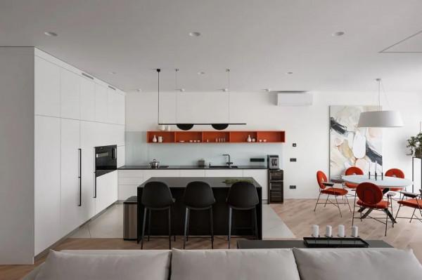 本案位於烏克蘭基輔，現代開放式格局色彩搭配美觀一起來欣賞吧