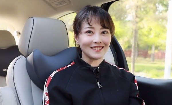 周海媚：2段情史，36歲為小7歲男友定居北京，55歲堅持不婚