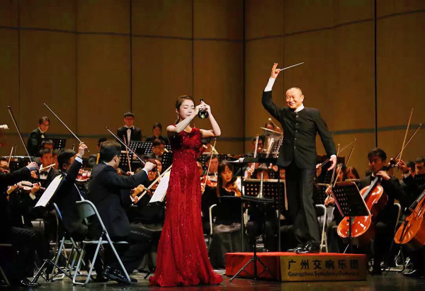 土味嗩吶也可以很“靚麗”,這位姑娘吹出國內首個嗩吶博士 土味嗩吶也可以很“靚麗”,這位姑娘吹出國內首個嗩吶博士