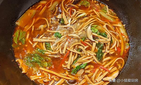 教你做水煮幹豆腐絲，味道麻辣爽口特別開胃下飯，冬天吃特別過癮