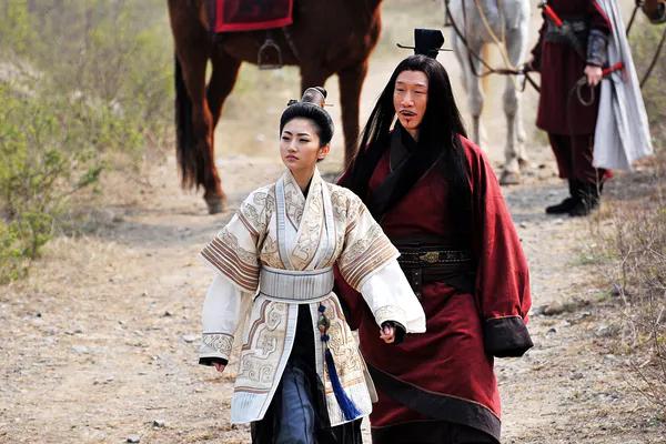 “強捧不紅”怕什麼?換個造型就火了 “強捧不紅”怕什麼?換個造型就火了