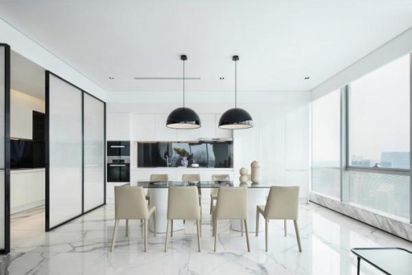 簡單的白色，卻能搭配任何顏色。因為白色能夠凸顯出他們的優點