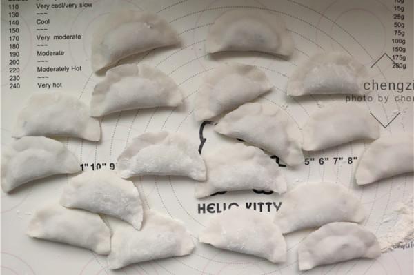 原來芋頭還能這麼吃!皮滑餡香營養足,早餐來一碗,熱乎又暖身 原來芋頭還能這麼吃!皮滑餡香營養足,早餐來一碗,熱乎又暖身