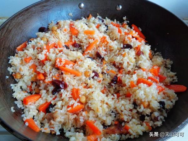 我家冬天週末一日三餐，抓飯配燉菜，好吃又暖和