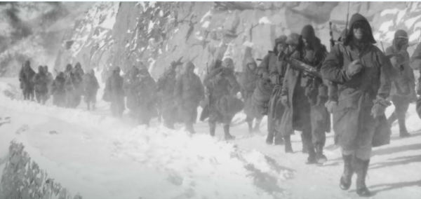 我們不是在撤退,只是換個方向進攻。美國紀錄片長津湖戰役(四) 我們不是在撤退,只是換個方向進攻。美國紀錄片長津湖戰役(四)