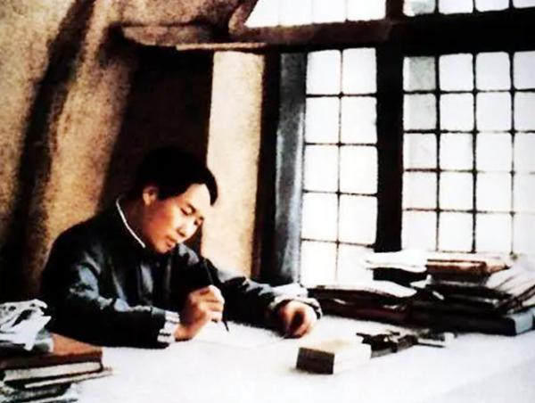 72年毛主席視察南京後,指著王平和許世友直言:不要送,各奔前程 72年毛主席視察南京後,指著王平和許世友直言:不要送,各奔前程