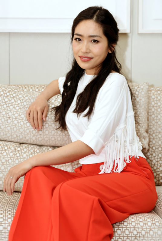 曾志偉大女兒曾寶儀：在父母離婚的陰影中長大，48歲仍未婚