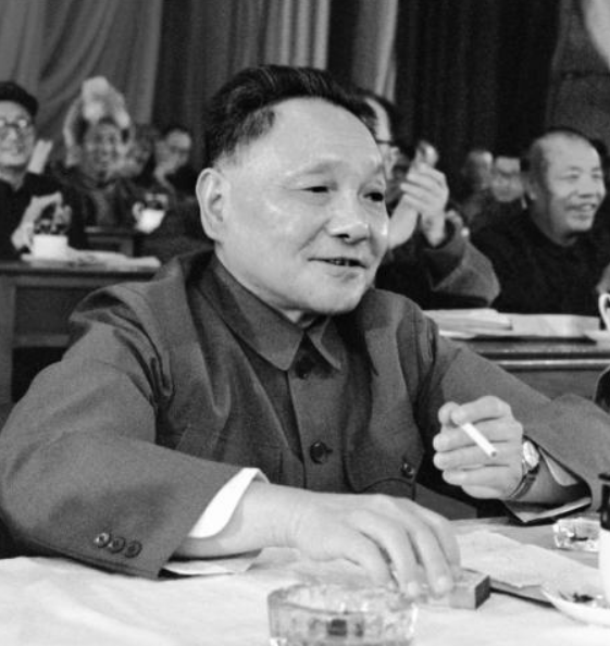 此少將曾為王近山說情，送許世友楠木棺材，給落難的鄧政委送香菸