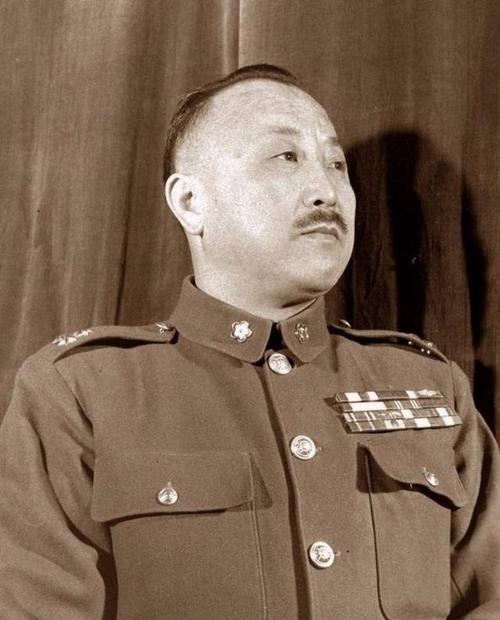 1955年衛立煌回到大陸,毛主席為何親自宴請?最後官至副國級 1955年衛立煌回到大陸,毛主席為何親自宴請?最後官至副國級