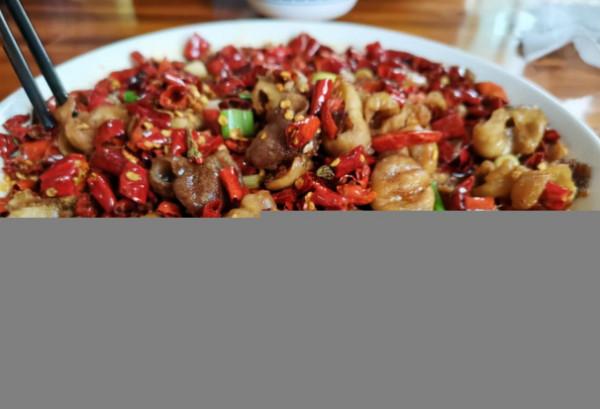 四川這家館子,吃飯需要翻山越嶺,閉眼點菜都好吃,山路上停滿車 四川這家館子,吃飯需要翻山越嶺,閉眼點菜都好吃,山路上停滿車