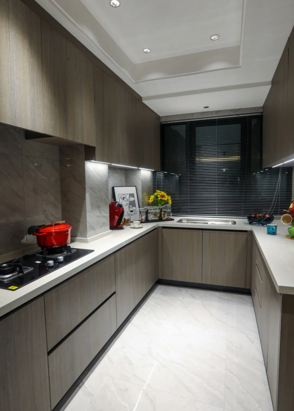 湖泉灣3號&bull;翠湖天地｜建面約122㎡B戶型，輕奢四室，禮遇至臻生活