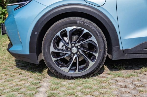 沉穩的“小快靈” 試駕體驗別克微藍7