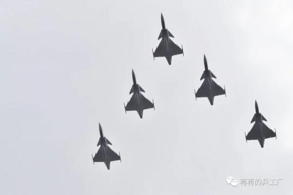 南非空軍戰鬥機已經停飛4個月，空有好飛機卻淪為器官捐獻者