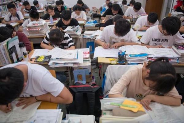 家長建議:英語降為副科,物理和歷史變為主科,教育部回應來了 家長建議:英語降為副科,物理和歷史變為主科,教育部回應來了