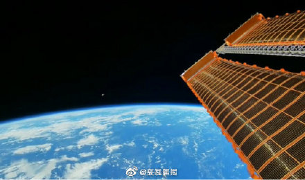 從太空中看月亮是什麼樣子? 從太空中看月亮是什麼樣子?