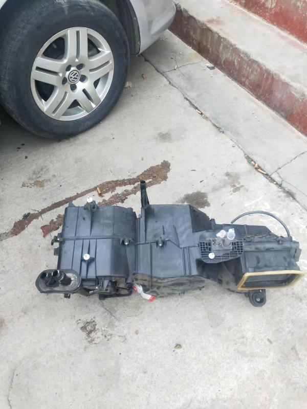 大眾寶來暖風不熱,更換暖風水箱實操演練 大眾寶來暖風不熱,更換暖風水箱實操演練