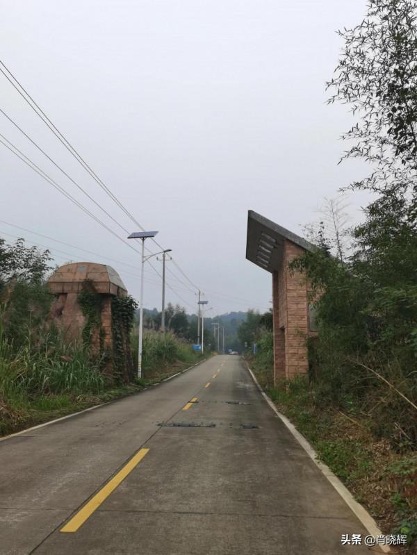 飛天山徒步，竟誤入桃源深處