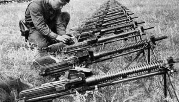 盤點幾款二戰時期的“垃圾”武器,日本有兩件,猜猜是哪把武器 盤點幾款二戰時期的“垃圾”武器,日本有兩件,猜猜是哪把武器