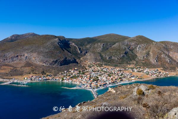 僅20人的小島，儲存著中世紀城堡，90%本地遊客是去拍婚紗度蜜月