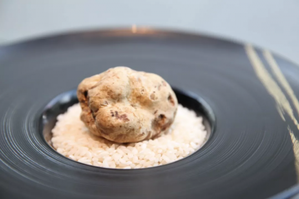 盤點10款價格昂貴的美食，用鑽石黃金來作為裝飾品，你吃過幾個呢