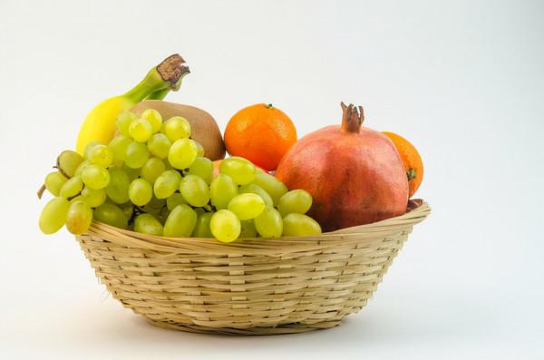 胃不好的人，醫生提醒：這4種水果，喜歡也儘量少去吃