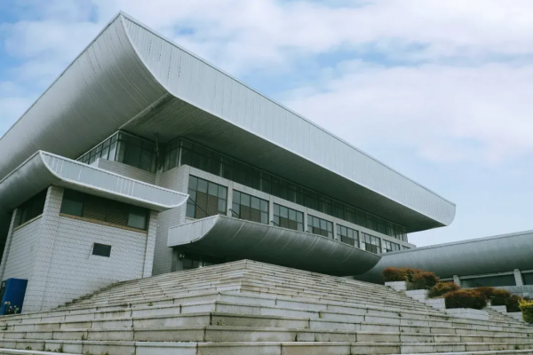 坐落河南,中國最美之一,這所雙一流大學火了!坐擁宮殿式建築! 坐落河南,中國最美之一,這所雙一流大學火了!坐擁宮殿式建築!