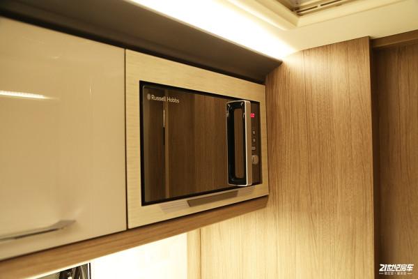 車長超7.8米，自重1噸多！英國COACHMAN拖掛房車